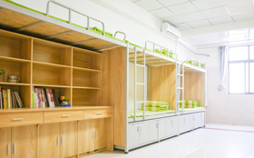 �����¶������ѧУУ԰����